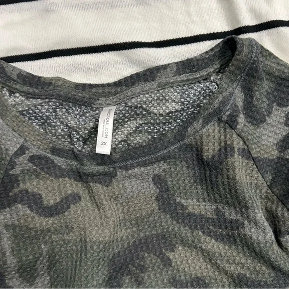 BOUTIQUE 2x top lot X8 - Picture 7 of 7